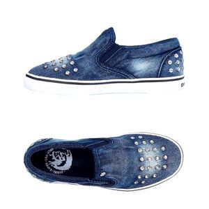 DIESEL
Sneakers
4Y (US) - Blue